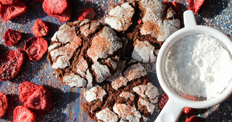 Strawberry-Chocolate Crackle Cookies