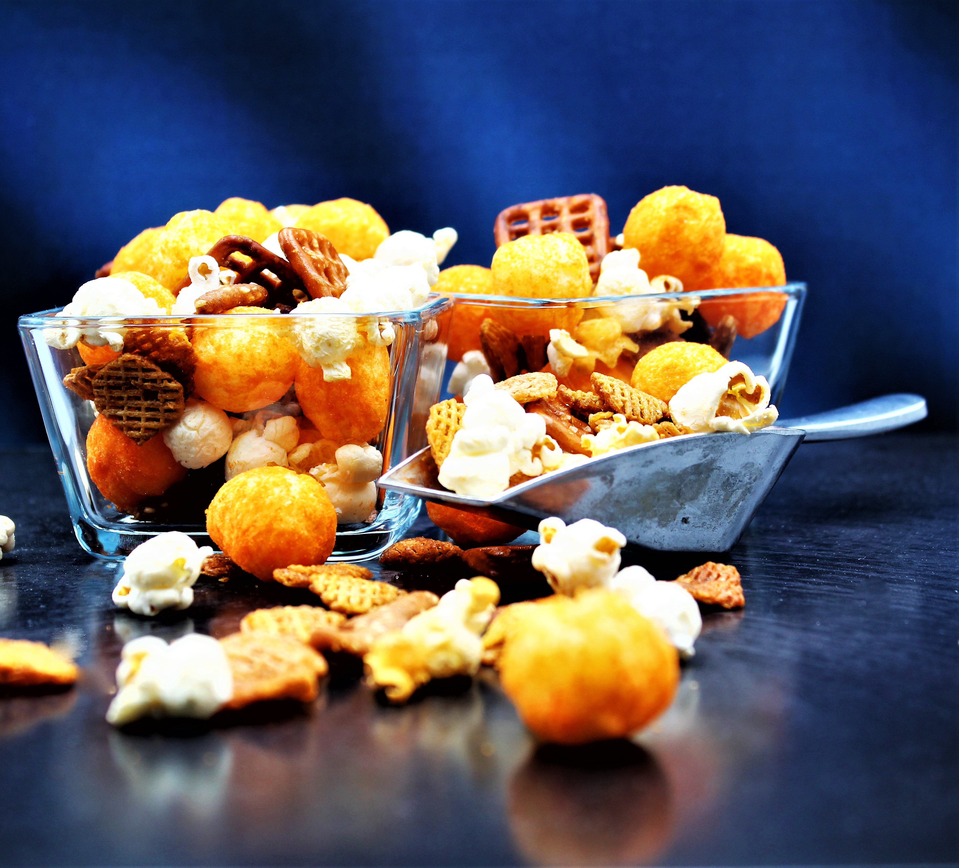 Popcorn Cheese                   Ball Party Mix
